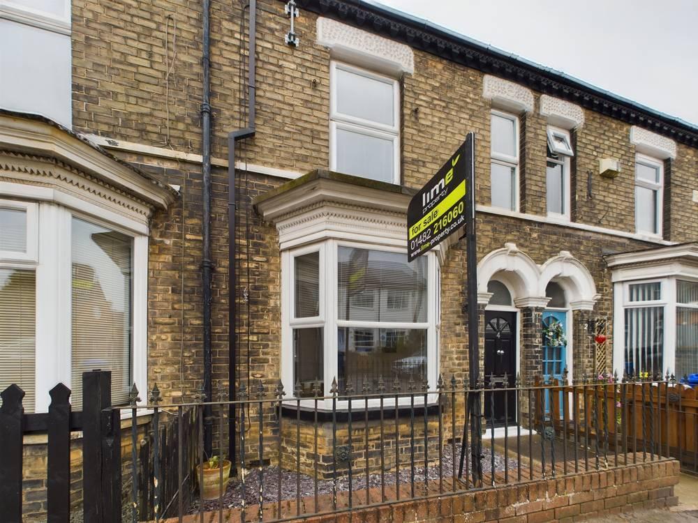 Main Street, Willerby, HU10 2 bed terraced house for sale £159,000