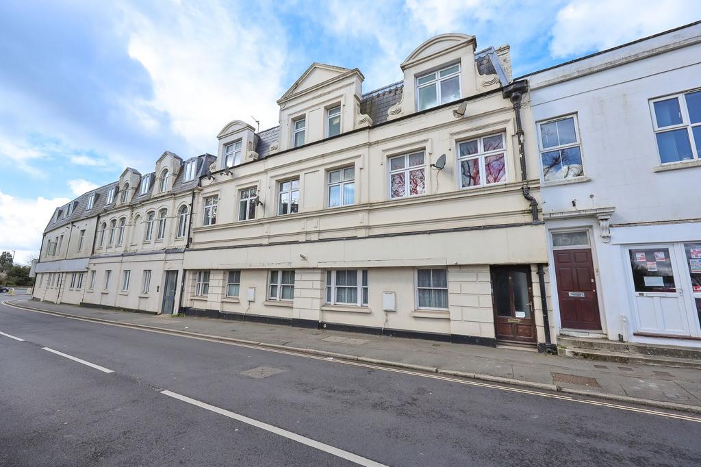 Junction Road, Burgess Hill, RH15 1 bed flat for sale £140,000
