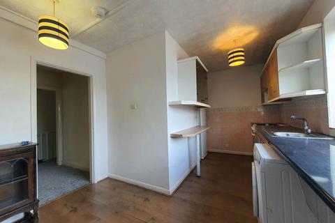 2 bedroom flat to rent, Reading Road, Wokingham RG41