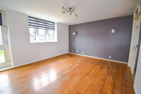 2 bedroom terraced house to rent, Coltsfoot Path, Romford