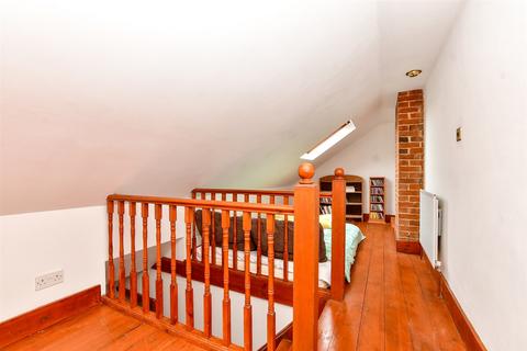 406 Leatherhead Road, Chessington, KT9 2NN