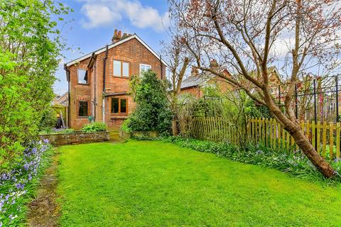 406 Leatherhead Road, Chessington, KT9 2NN