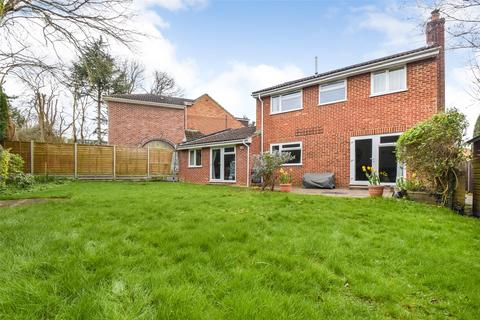20 Christie Walk, Yateley, GU46 6YD