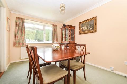 20 Christie Walk, Yateley, GU46 6YD