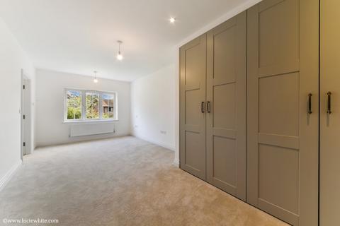 undefined, Cordes Grove, Ascot