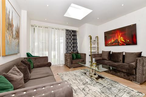 3 bedroom ground floor flat for sale, Brighton Road, Coulsdon, Surrey