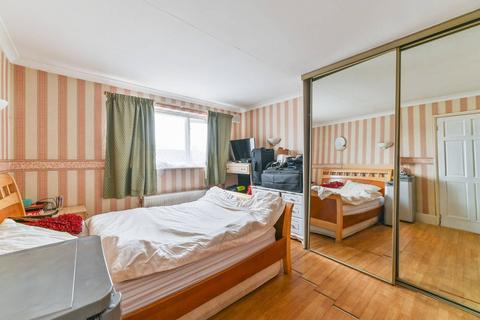 6 Elder Oak Close, London, SE20 8BJ