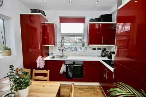 4 bedroom maisonette for sale, Kilburn Lane, Queens Park, London, W10