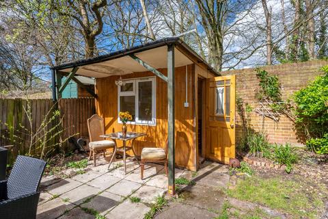 20 Roehampton Vale, London, SW15 3RY