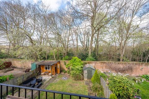 20 Roehampton Vale, London, SW15 3RY