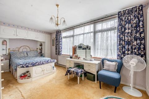 3 bedroom flat for sale, ROSEDALE CLOSE, Stanmore, HA7