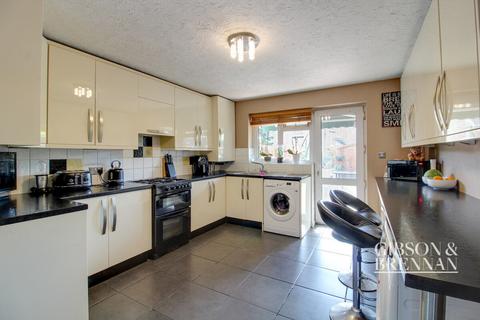 3 bedroom terraced house for sale, Glenmere, Basildon, SS16