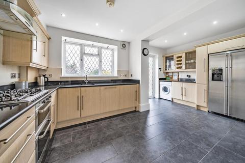 152 Wickham Way, Beckenham, BR3 3AS