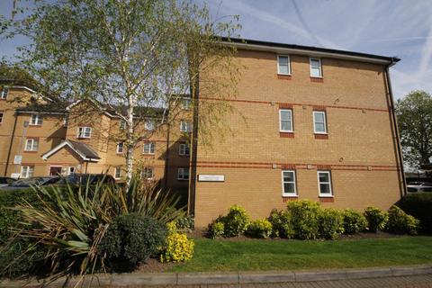 2 bedroom flat to rent, Pickard Close, Southgate N14