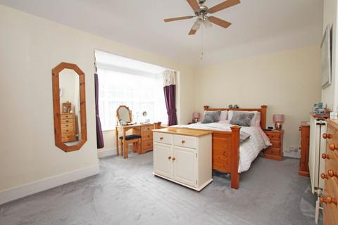 3 bedroom end of terrace house for sale, Desmond Road, Eastbourne, BN22 7LE