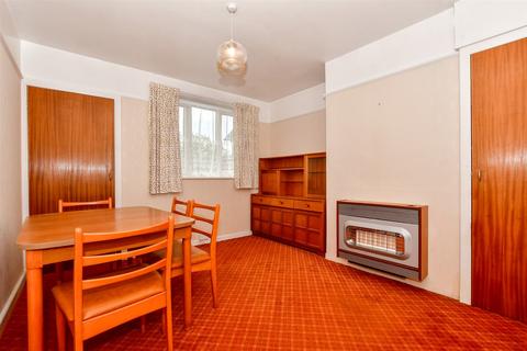 38 Bolton Road, Folkestone, CT19 5RX
