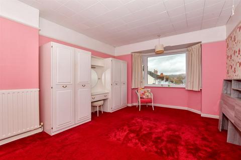 38 Bolton Road, Folkestone, CT19 5RX