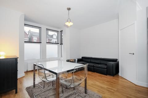 3 bedroom apartment to rent, Ferme Park Road London N8