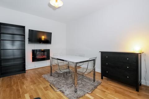 3 bedroom apartment to rent, Ferme Park Road London N8