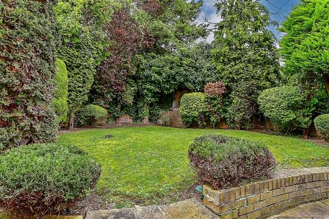 3 bedroom semi-detached house for sale, Westfield Park Drive, Woodford Green, Essex