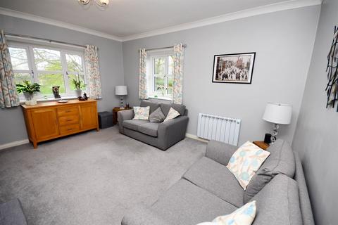 2 bedroom apartment for sale, Richmond Court, Low Fell