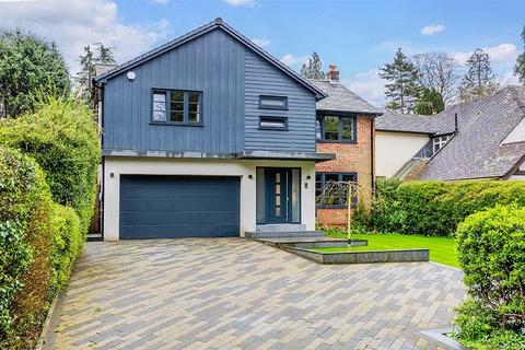 5 bedroom detached house for sale, Harestone Valley Road, Caterham CR3