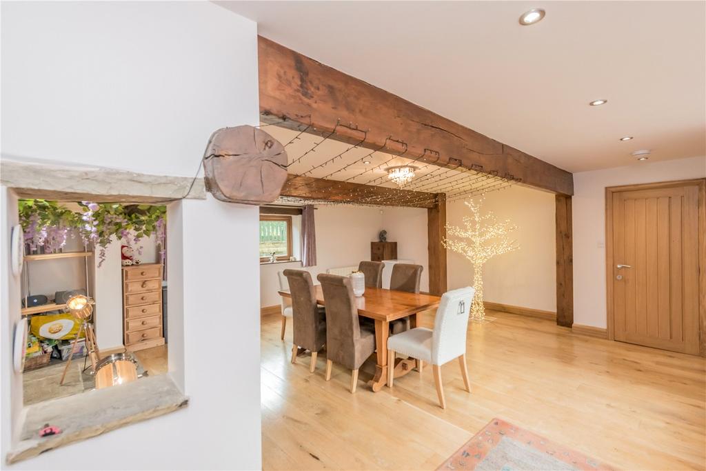 Cinema/Dining Room