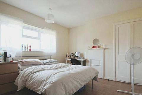 4 bedroom semi-detached house to rent, Cardwell Crescent,  Headington,  OX3