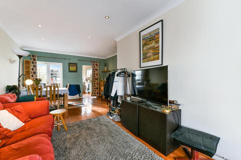 6 Orchard Road, Brentford, TW8 0QX