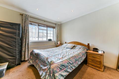 6 Orchard Road, Brentford, TW8 0QX