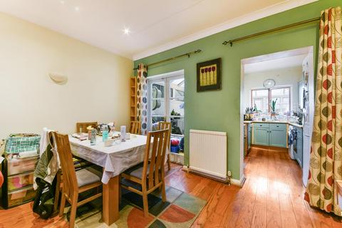 6 Orchard Road, Brentford, TW8 0QX