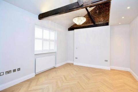 3 bedroom flat to rent, London NW1