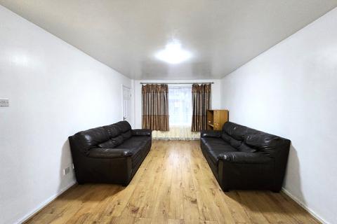 5 bedroom end of terrace house to rent, Crane Close, Dagenham RM10