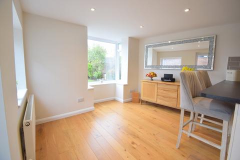 7 Grove Close, Old Windsor, Windsor, SL4 2LY