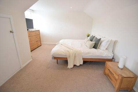7 Grove Close, Old Windsor, Windsor, SL4 2LY