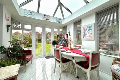 15 Babylon Way, Eastbourne, BN20 9DL