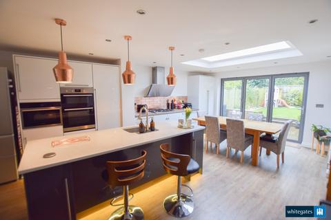 25 Bishop Way, Tingley, Wakefield, WF3 1UA