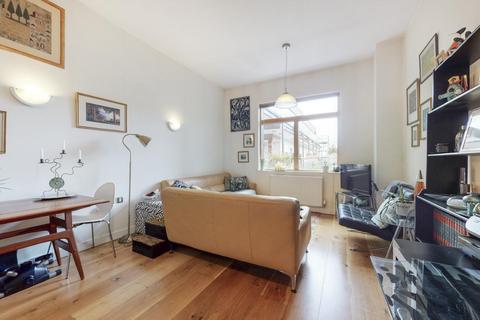 2 bedroom flat for sale, Kingsgate Place, West Hampstead