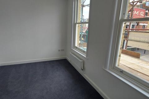 1 bedroom flat to rent, Well Street, Hackney E9