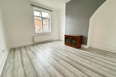3 bedroom flat to rent, Brockley Road, Brockley, SE4