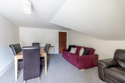 2 bedroom flat to rent, 2114L – Blair Street, Edinburgh, EH1 1QR