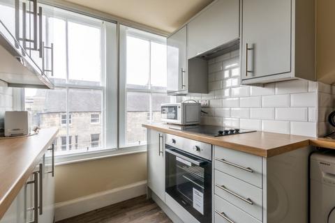 2 bedroom flat to rent, 2114L – Blair Street, Edinburgh, EH1 1QR
