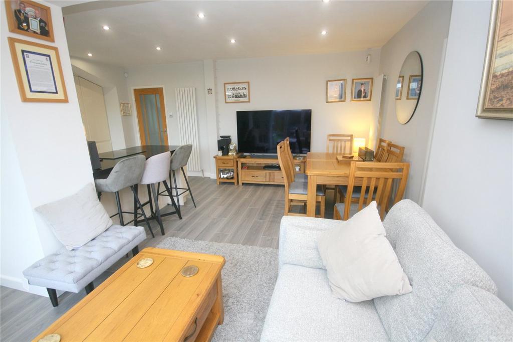 Family Room (3)