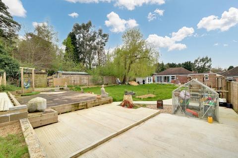 4 bedroom detached bungalow for sale, Centre Drive, Newmarket CB8