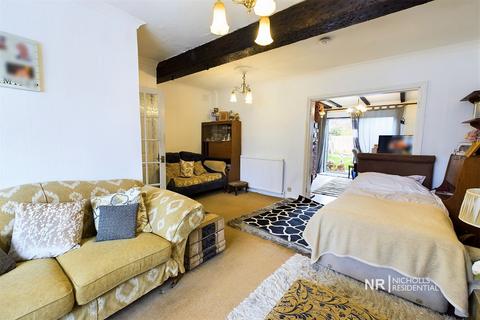 9 Maltby Road, Chessington, KT9 2BX