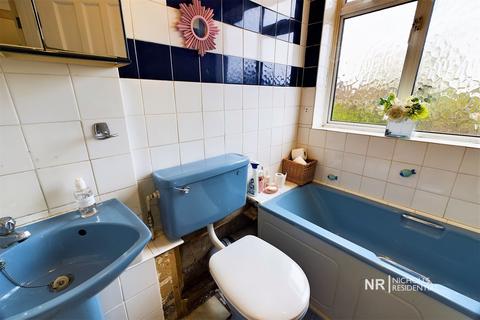 9 Maltby Road, Chessington, KT9 2BX