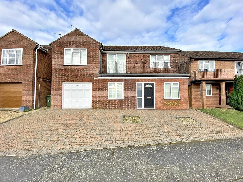 Tudor Way, King's Lynn PE31 3 bed detached house for sale £365,000