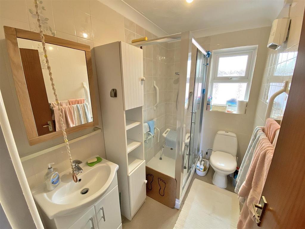 Shower room.jpg