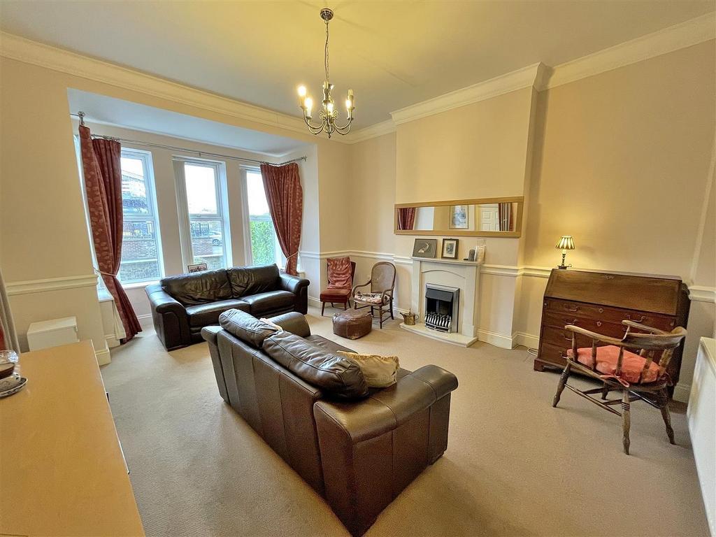 Living room 1.jpg