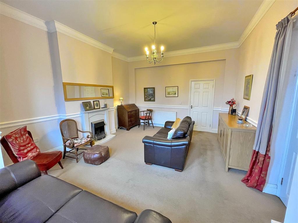 Living room 2.jpg